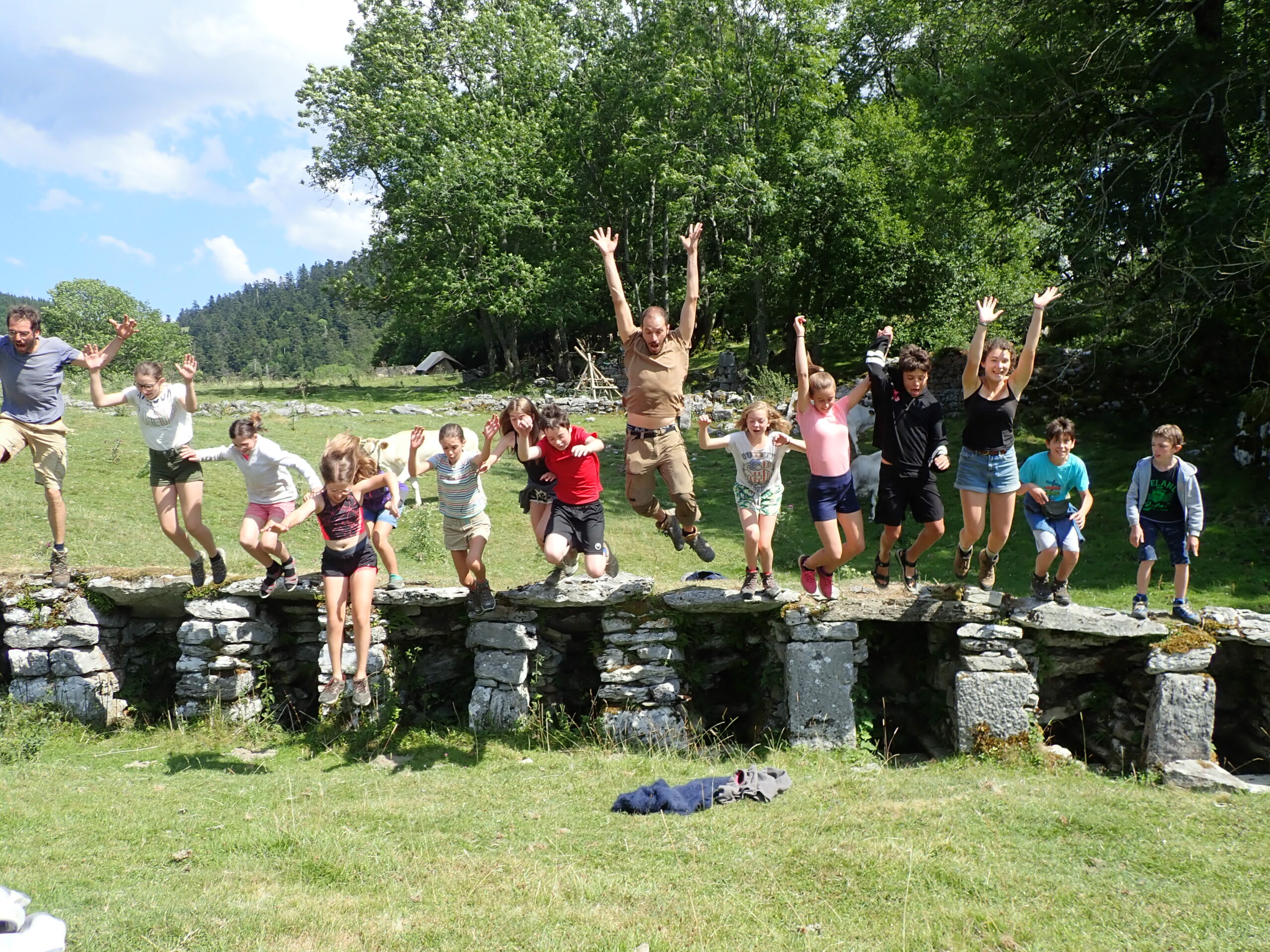 programme colonie en montagne dans les pyrénées